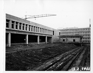 Travaux de construction du Patio, dans les années 1960 (Archive Unistra).